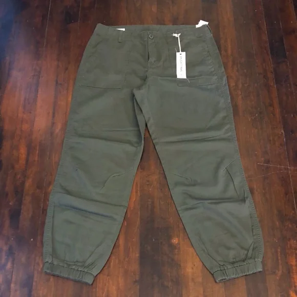 NWT Green Joggers - Picture 2 of 5